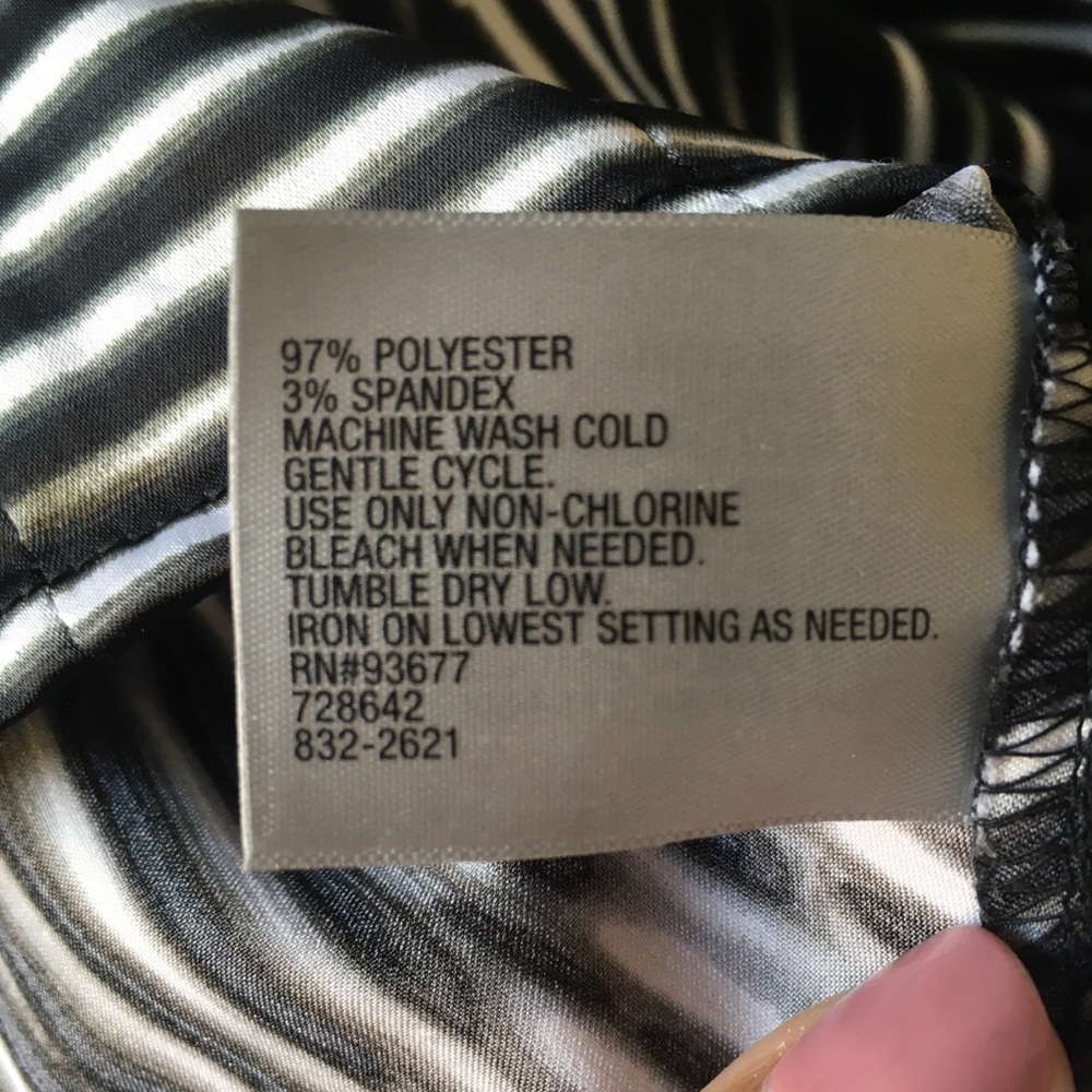 Textured Print Button Front Blouse - Picture 6 of 6